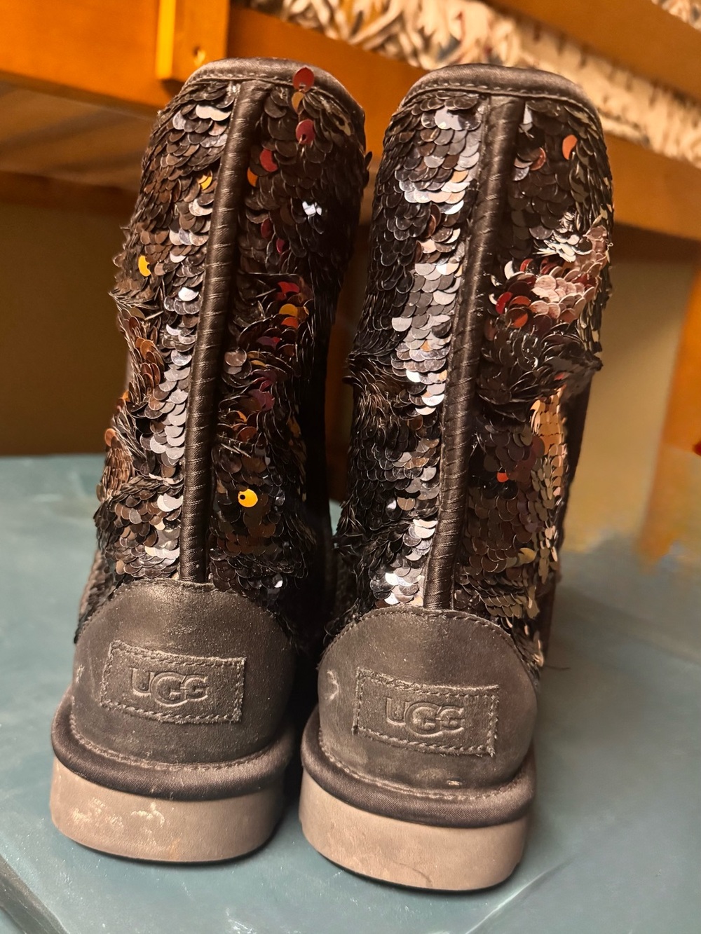 UGG Classic Short Cosmic Sequin Women's Boots Size 8